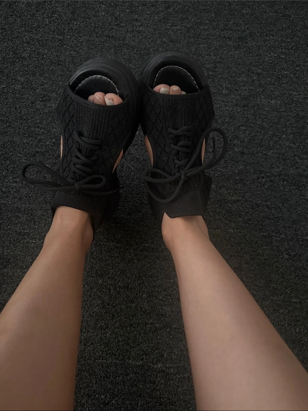 Black Knit Platform Sandals 7.5 Lightweight Not Chunky and Heavy